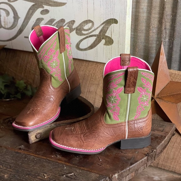 Ariat Other - ARIAT GIRLS' CATTLE CATE WESTERN BOOTS - WIDE SQUARE TOE leather pink green 1.5